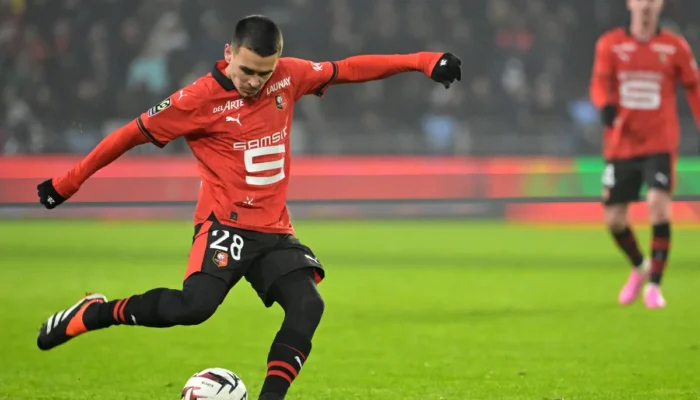 AS Roma dan Rennes Capai Kesepakatan untuk transfer Enzo Le Fee